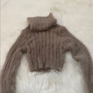 Super warm cropped top